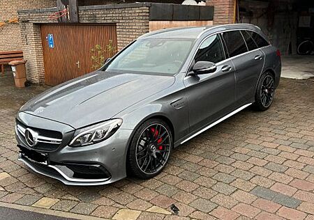 Mercedes-Benz C 63 AMG C 63S 12.000km/Perf. Abgas/Memory/ILS/Comand