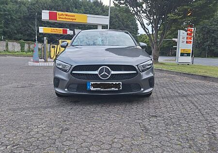 Mercedes-Benz A 200 4MATIC DCT -