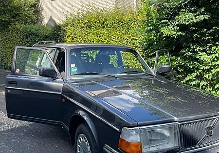 Volvo 240 Family Edition aus 1.Hand