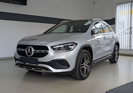 Mercedes-Benz GLA 220 d 4M Progressive MULTIBEAM PANO KAM TEMP