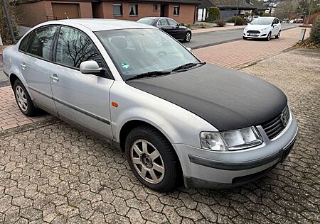 VW Passat Volkswagen 1.8 Basis