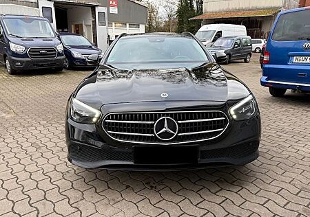 Mercedes-Benz E 300 de +Navigation+Kamera+Leder+AHK+8xLM