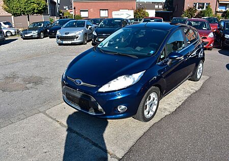 Ford Fiesta Titanium*Klimaautomatik*PDC*ALU*SHZ*AUX*
