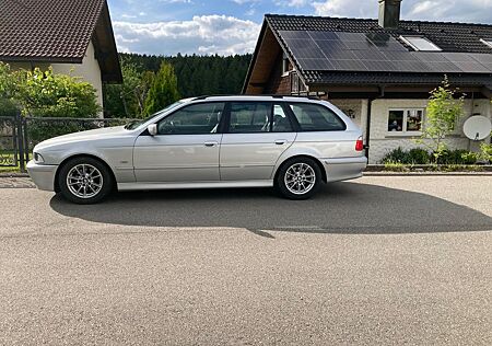 BMW 525i A Lifestyle touring Top