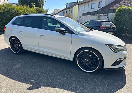 Seat Leon ST FR NAVI PANO KeyLess 20ALU TOP Ausst.