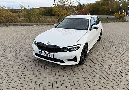 BMW 330e Touring Automatic Werksgarantie