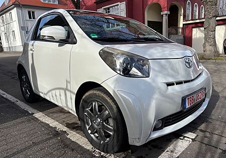 Toyota iQ +
