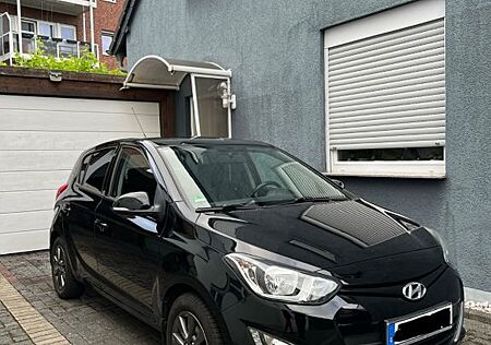Hyundai i20 1.2 Scheckheftgeflegt