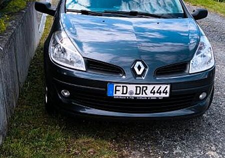 Renault Clio Authentique 1.2 16V Authentique