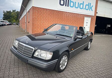 Mercedes-Benz E 220 CABRIOLET LOW KILOMETERS