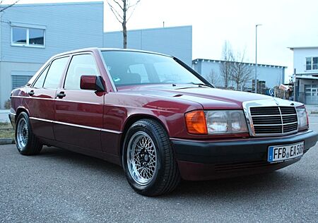 Mercedes-Benz 190 E -2,0