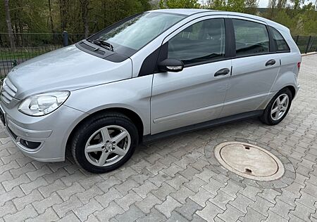 Mercedes-Benz B 200 Mit Neuem TÜV Guter Zustand