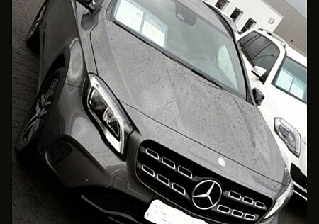 Mercedes-Benz GLA 180 -