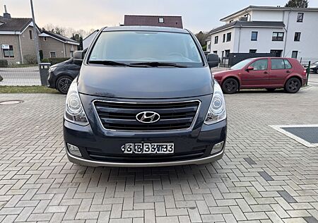 Hyundai H-1 Starex Grand Starex