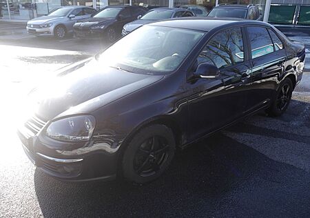 VW Jetta Volkswagen V Trendline