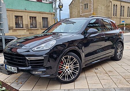 Porsche Cayenne GTS Scheckheftgepflegt