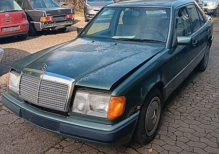 Mercedes-Benz 230 E W124 1 HAND