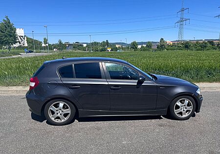 BMW 120i -
