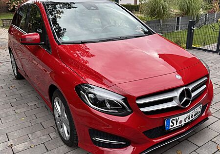 Mercedes-Benz B 180 Urban Abn.AHK-NAVI-LED-PDC-PANO-LEDER
