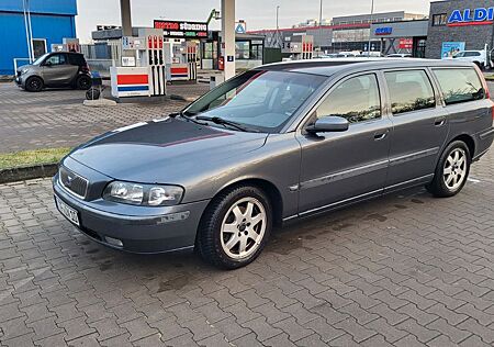 Volvo V70 D5
