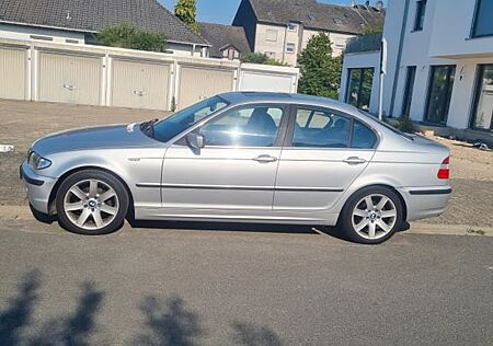 BMW 320i -