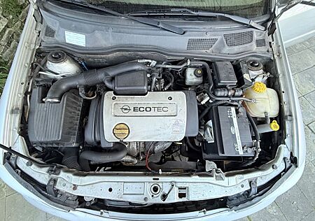 Opel Astra 1.6 -