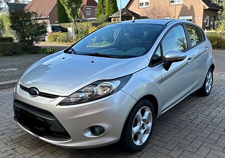 Ford Fiesta Klima Sitz/Frontscheibenheizung