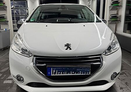 Peugeot 208 1.6 Allure BlueHDi 120 STOP & START Allure