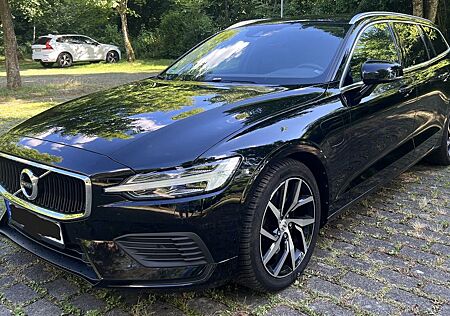 Volvo V60 T6 Twin Engine AWD Geartr Momentum Pro M...