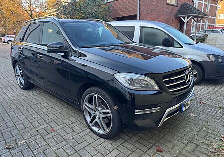 Mercedes-Benz ML 350 BlueTEC 4MATIC - NAVI, AMG-Ausst., LEDER