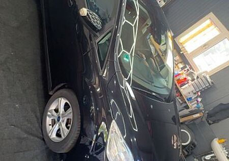 Ford C-Max Champions Edition