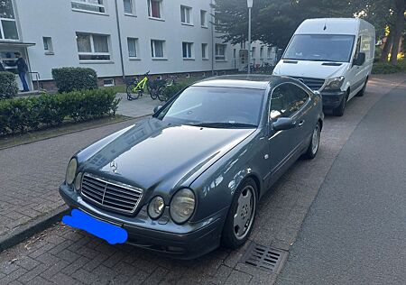 Mercedes-Benz CLK 320 neu lackierter