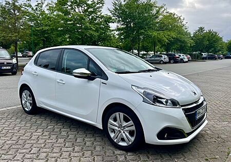Peugeot 208 PureTech 82 Signature