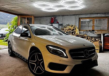 Mercedes-Benz GLA 200 CDI 4MATIC DCT AMG Line AMG Line