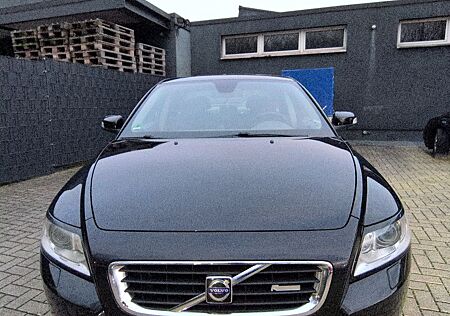 Volvo S40 1.6D-Wenig KM-8 Fach Bereift-Inspektion Neu