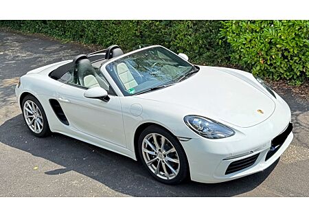 Porsche Boxster 718 Cabrio - Fahrspaß pur - mit Handschaltung
