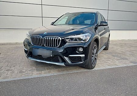 BMW X1 xDrive25d A Sport Line Pano Harman-Kardon