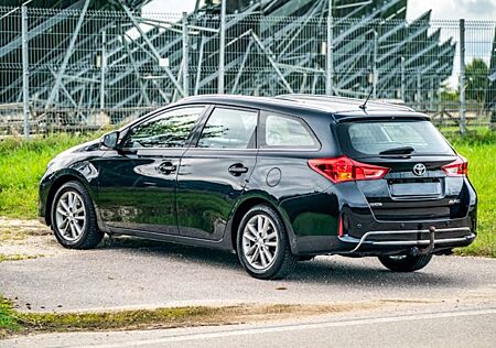 Toyota Auris Touring Sports Touring Sports 2,0-l-D-...