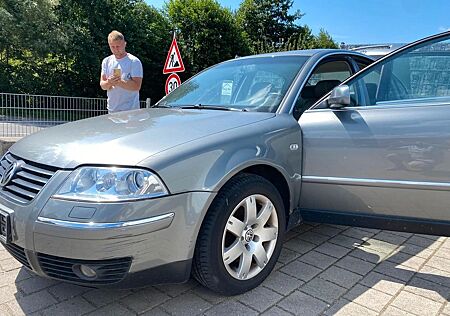 VW Passat Volkswagen 2.5 V6 TDI tiptronic 4motion Executiv...