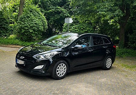 Hyundai i30 i30cw Kombi 1.4 CRDi | TÜV und Bremsen neu