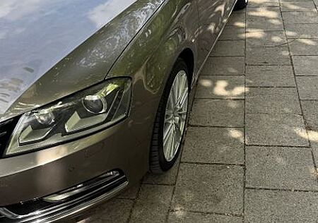 VW Passat Volkswagen 1.8 TSI Exclusive Exclusive