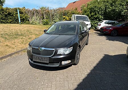 Skoda Superb Combi Elegance*AHK*Xenon*PDC*Tüv