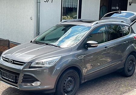 Ford Kuga 1,6 EcoBoost 2x4 110kW Titanium Titanium