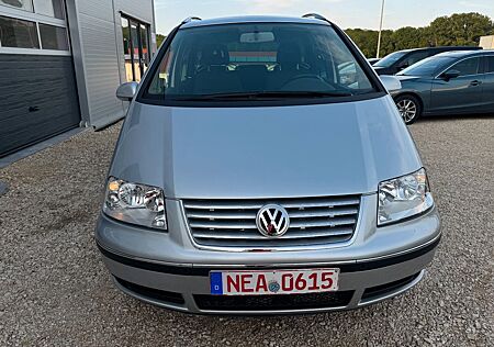 VW Sharan Volkswagen Sportline 1.9Tdi/ Automatik/AHK/TüV Neu !