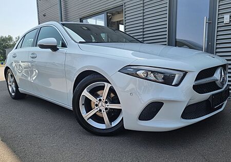 Mercedes-Benz A 180 A 180d Aut-F1 Sport Leder Nav Virtual Kamera LED