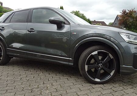 Audi Q2 1.4 TFSI SLINE COD - Übernahme Firmenwagen