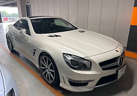 Mercedes-Benz SL 63 AMG PERFORMANCE
