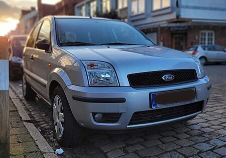Ford Fusion Garagen-Rentner Wagen / Motor erneuert