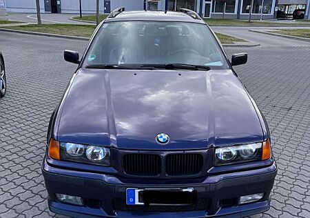 BMW 325 e36 325tds M Paket werk rostfrei Techno violett