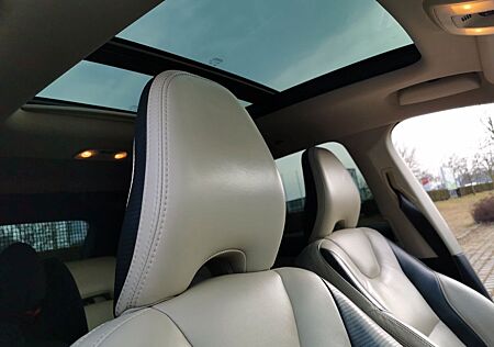 Volvo XC 60 XC60 2.4D DRIVe R Design R Design